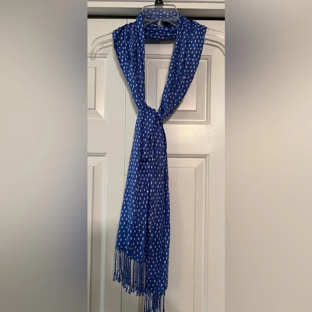 Contemporary Scarf Blue White Dot Coastal Nautical Isaac Mizrahi EUC 30